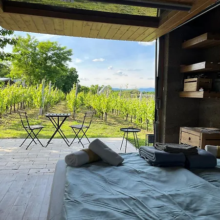 Csernus Doki Bor-grillterasza Es Bungalloi Эгер