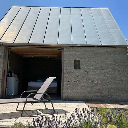 Csernus Doki Bor-grillterasza Es Bungalloi Eger